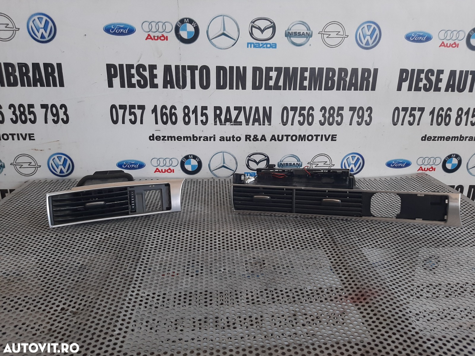 Grile Grila Aerisire Ventilatie Bord Laterala / Centrala Audi A6 4F C6 An 2005-2011 Volan Stanga - 2