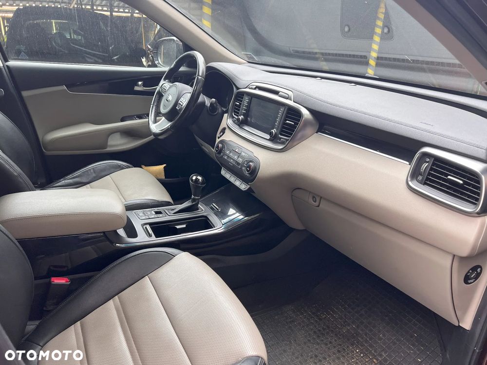 Kia Sorento 2.0 CRDI Business Line Plus - 2