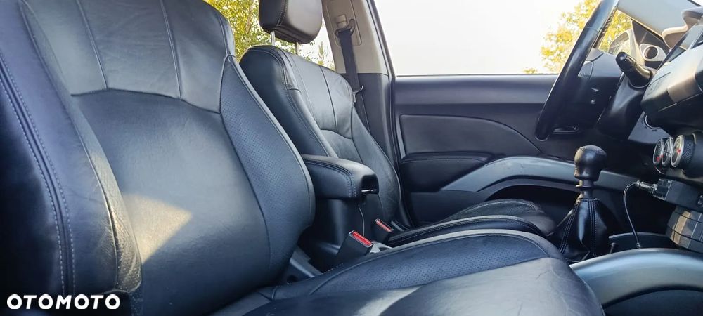 Mitsubishi Outlander - 8