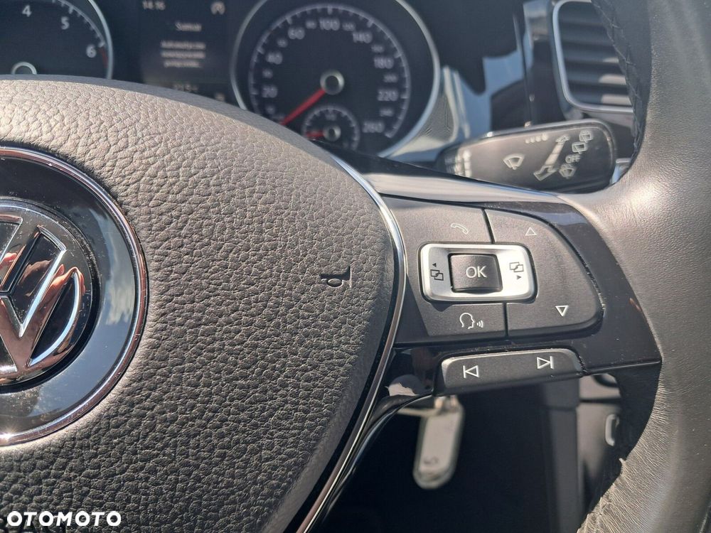 Volkswagen Golf - 17