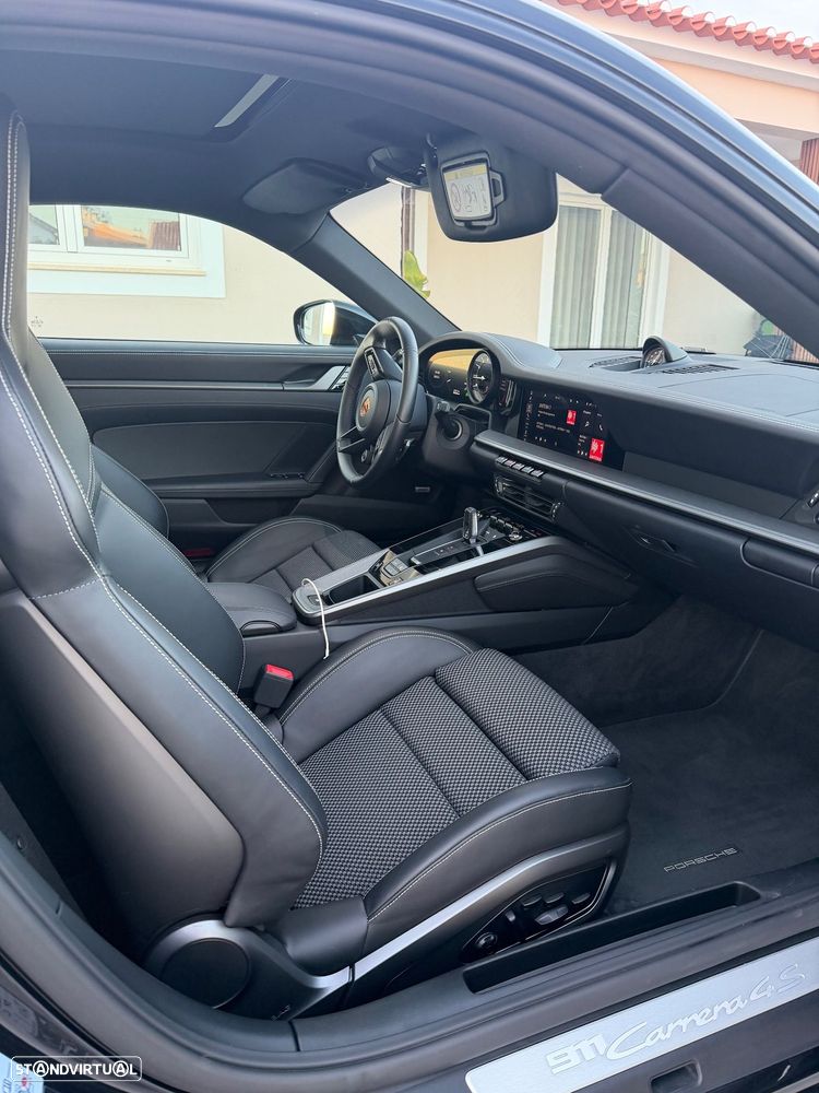 Porsche 911 (992) - 6