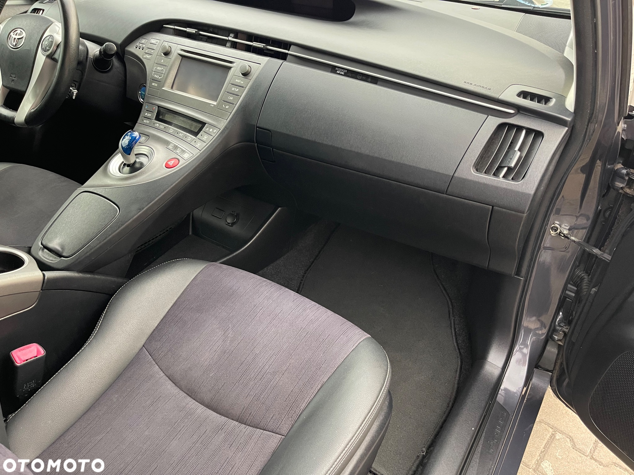 Toyota Prius 1.8 HSD Premium - 20