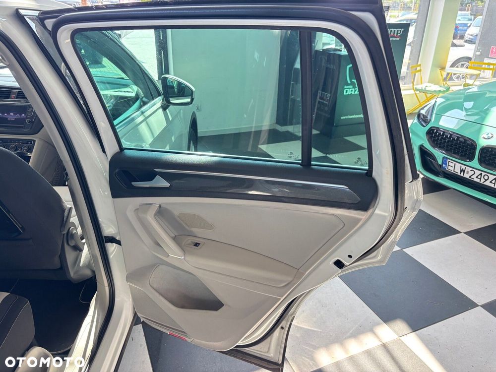 Volkswagen Tiguan - 35