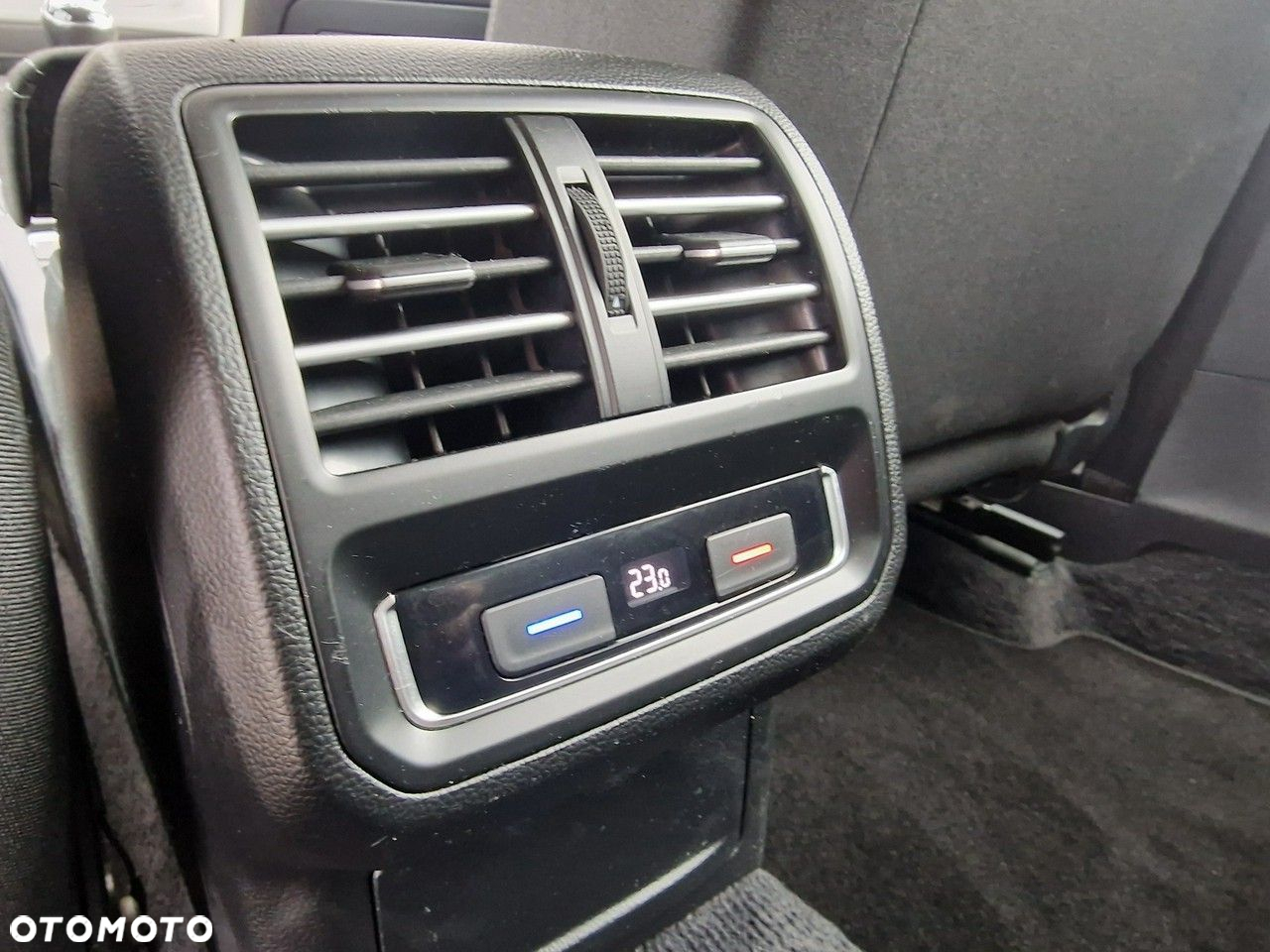 Volkswagen Passat - 10