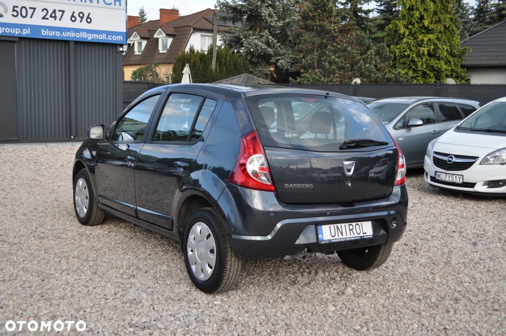 Dacia Sandero 1.6 Laureate BL - 9