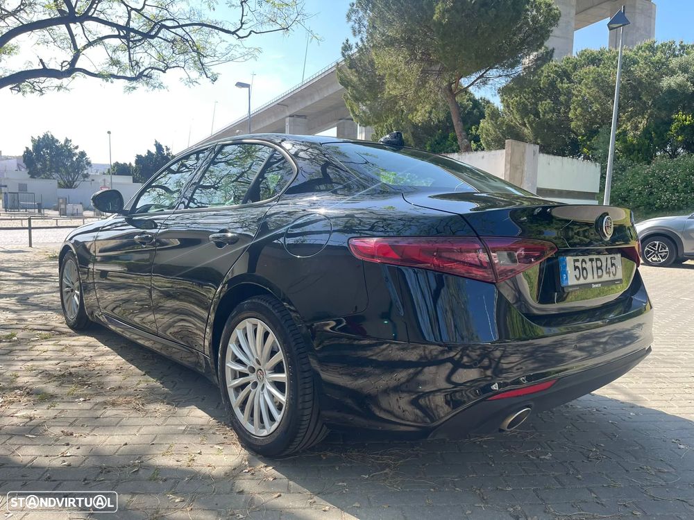 Alfa Romeo Giulia 2.2 D AT8 - 6