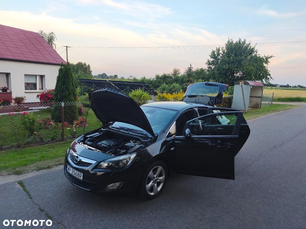 Opel Astra 1.4 T Cosmo - 25