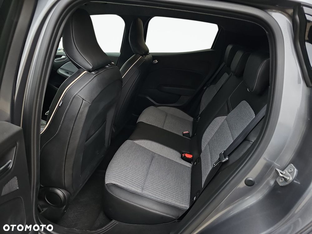 Renault Clio - 24