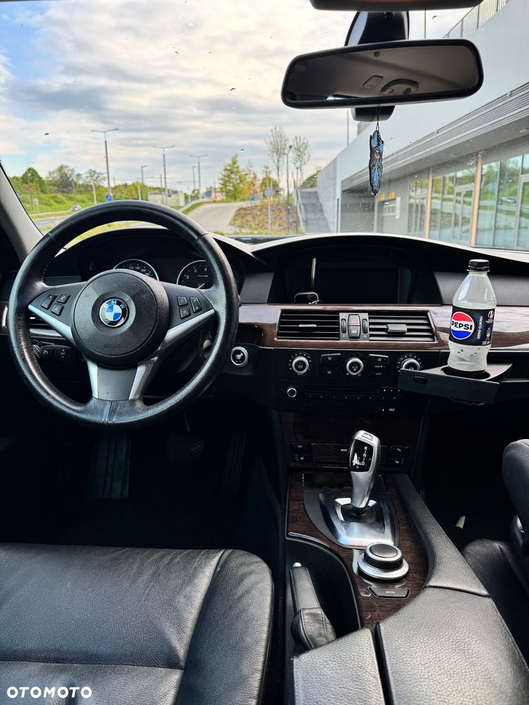 BMW Seria 5 523i Touring Edition Exclusive - 8