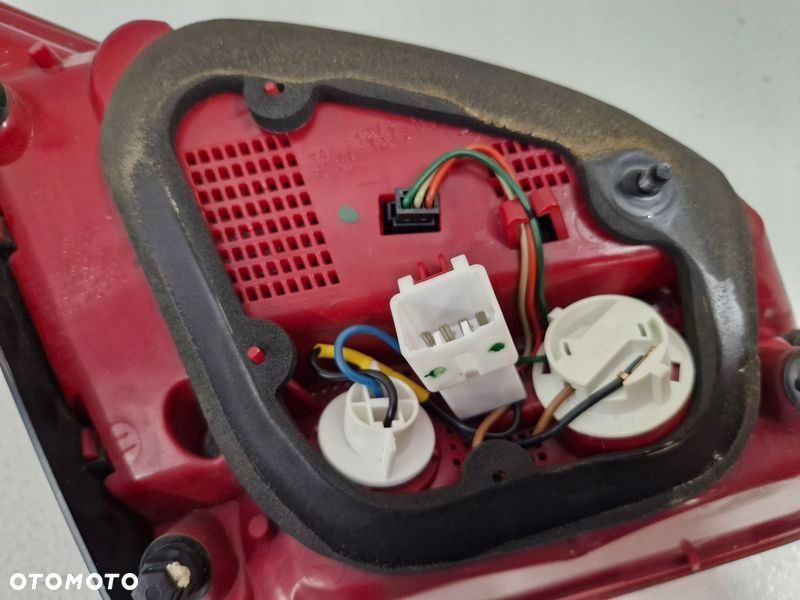 kia ceed 2 ii hb lampa prawy tył w klapę prawa tylna led 92404-a20 - 4