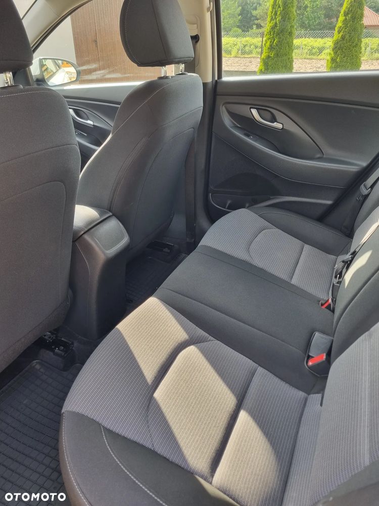 Hyundai i30 1.5 DPI Classic + - 19
