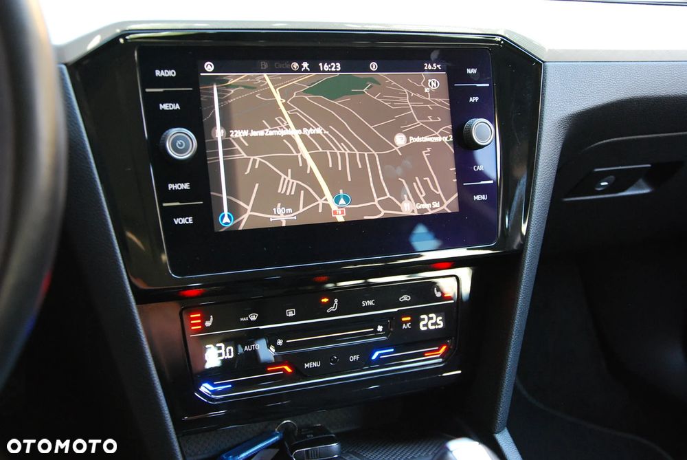 Volkswagen Passat - 34