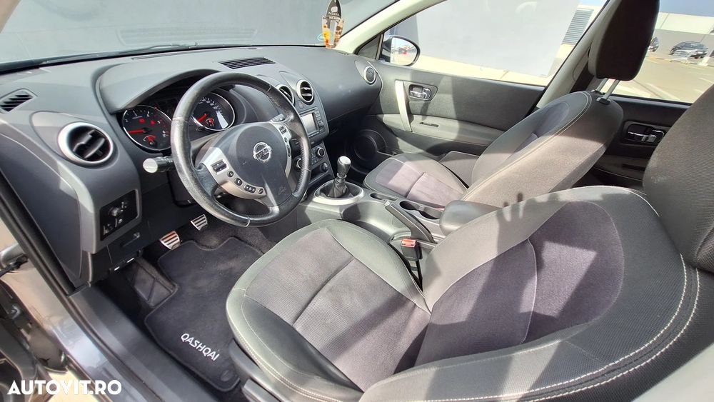 Nissan Qashqai+2 - 17