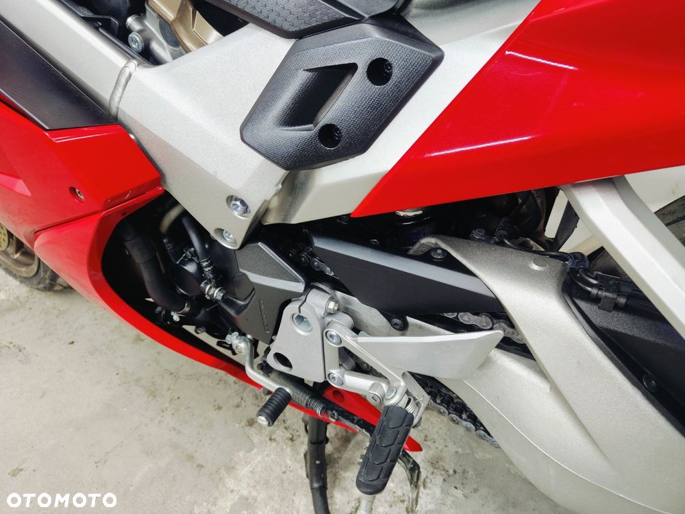 Honda VFR - 24