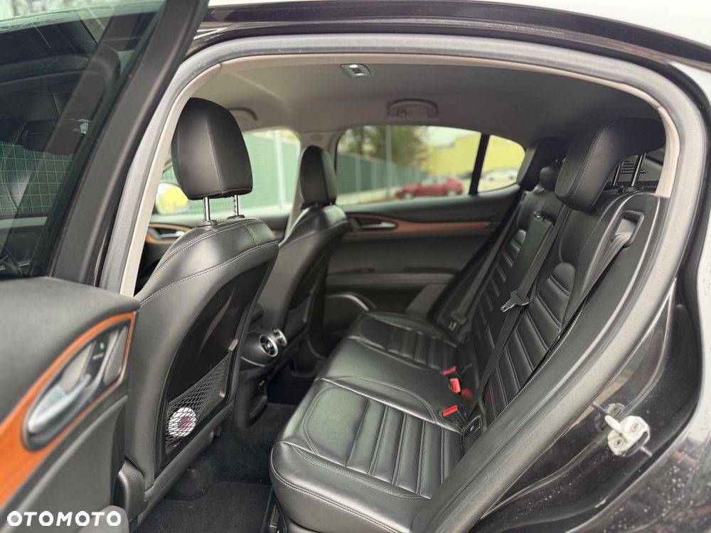 Alfa Romeo Stelvio 2.2 JTDM Executive Q4 - 5