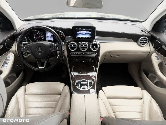 Mercedes-Benz GLC - 12