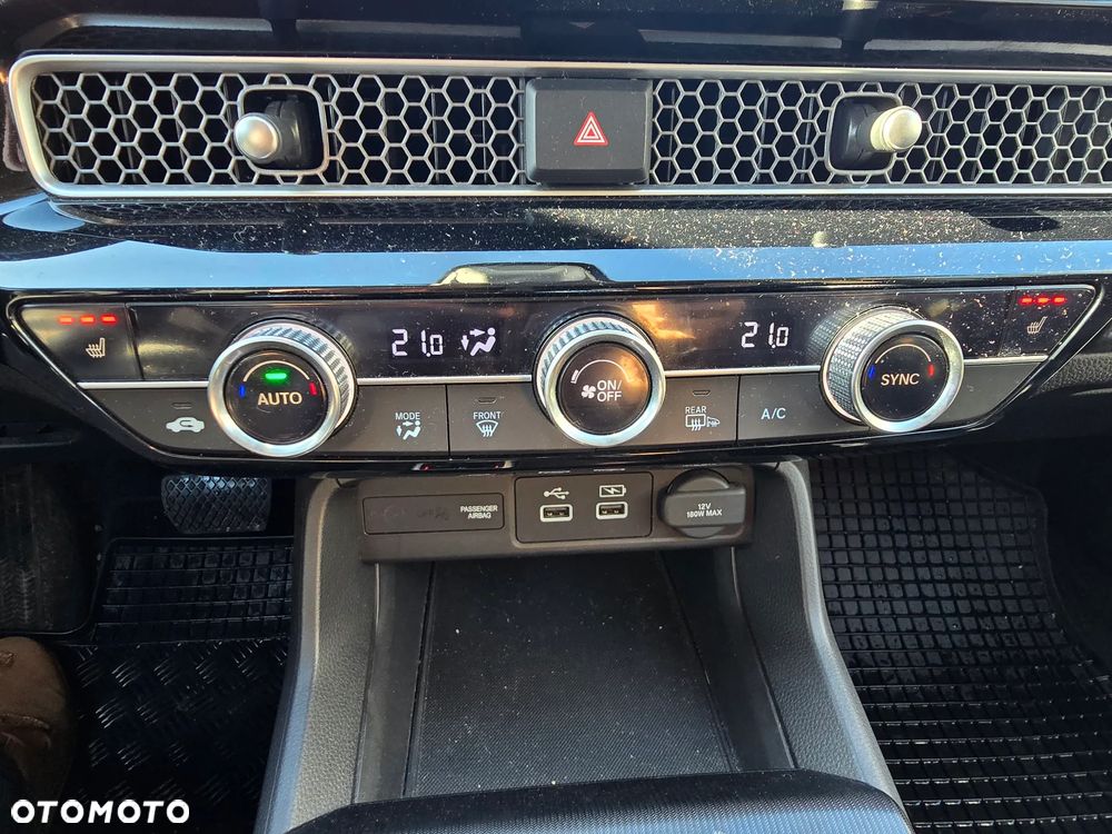 Honda Civic 2.0 i-MMD Elegance CVT - 24