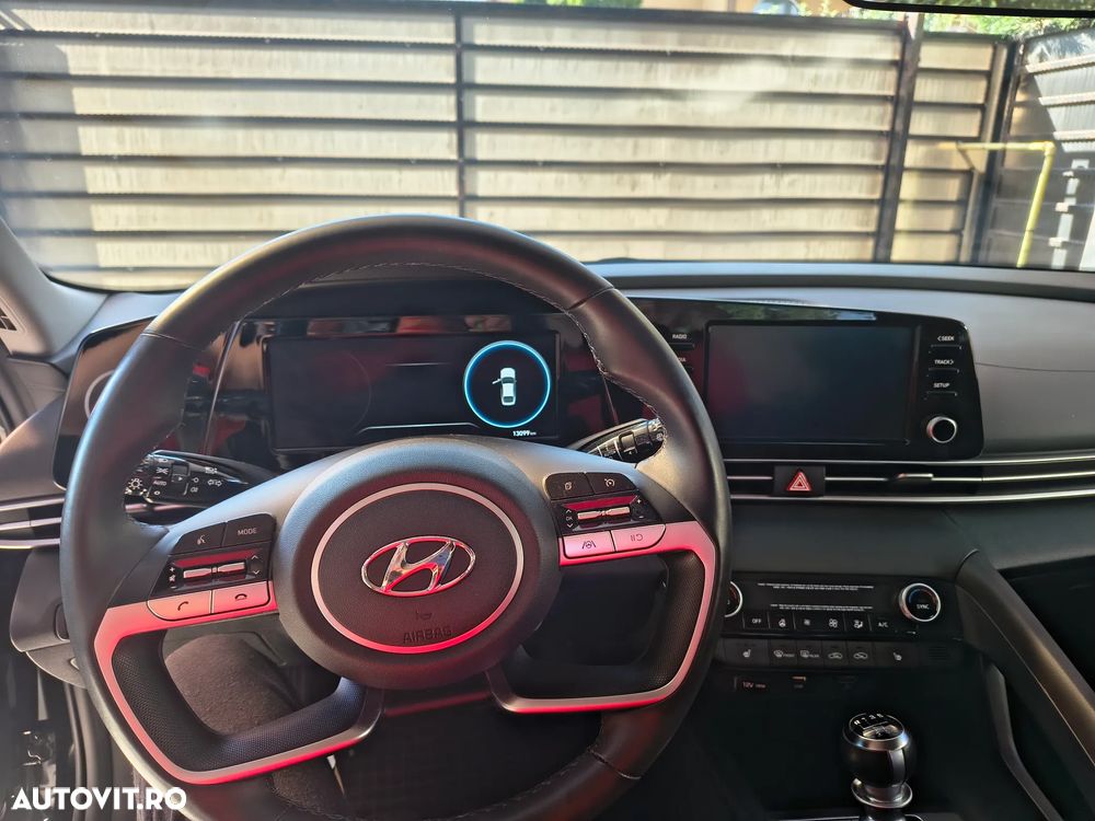 Hyundai Elantra 1.6 l 123 CP 6MT Highway - 26