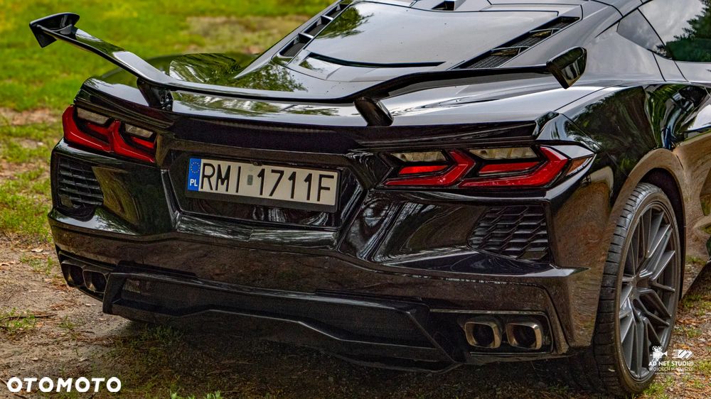 Chevrolet Corvette - 18
