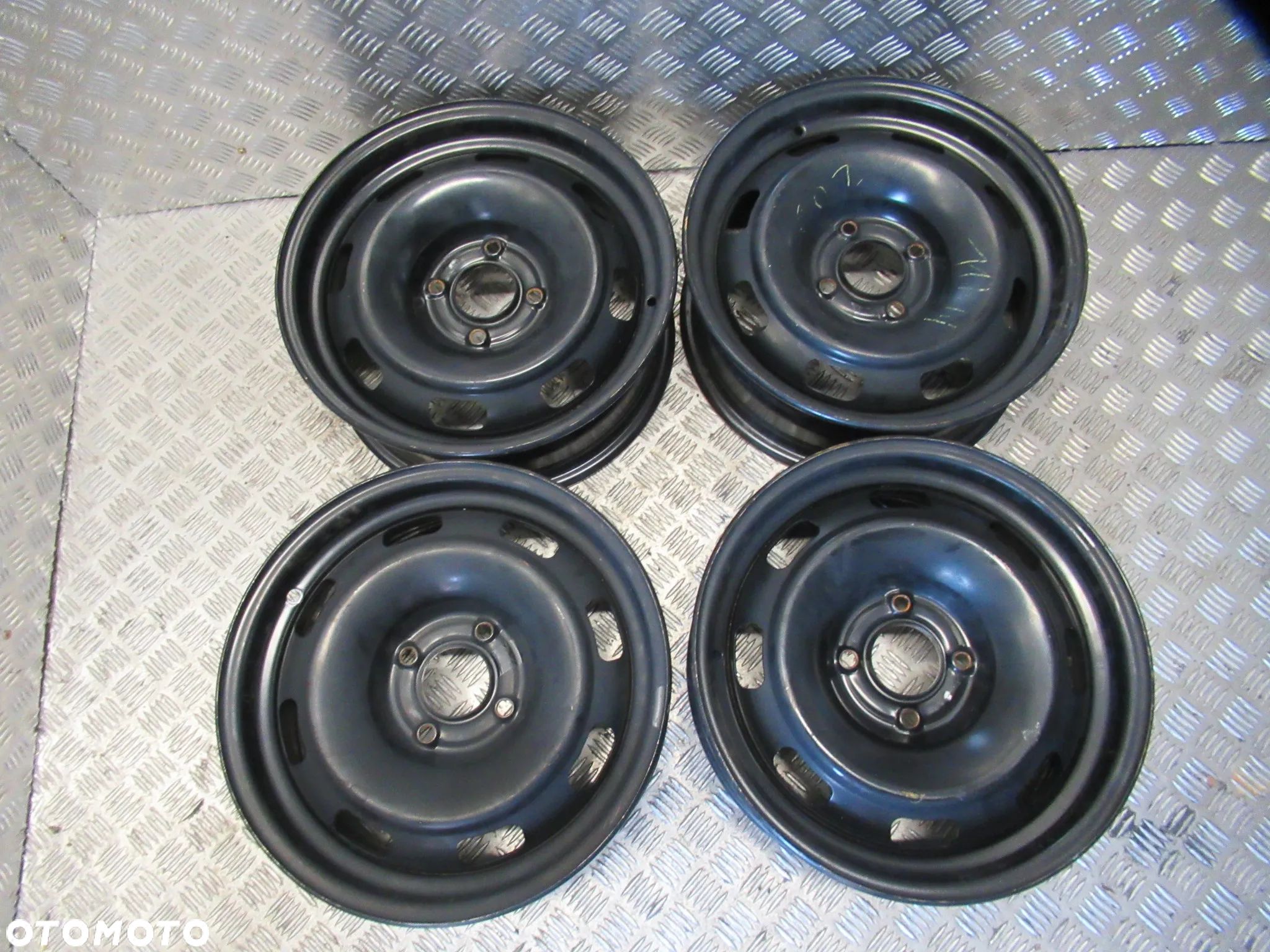 Felgi Corsa F Crossland X Citroen C2 C3 C4 Peugeot 2008 207 208 6Jx15 et23 4x108 - 1