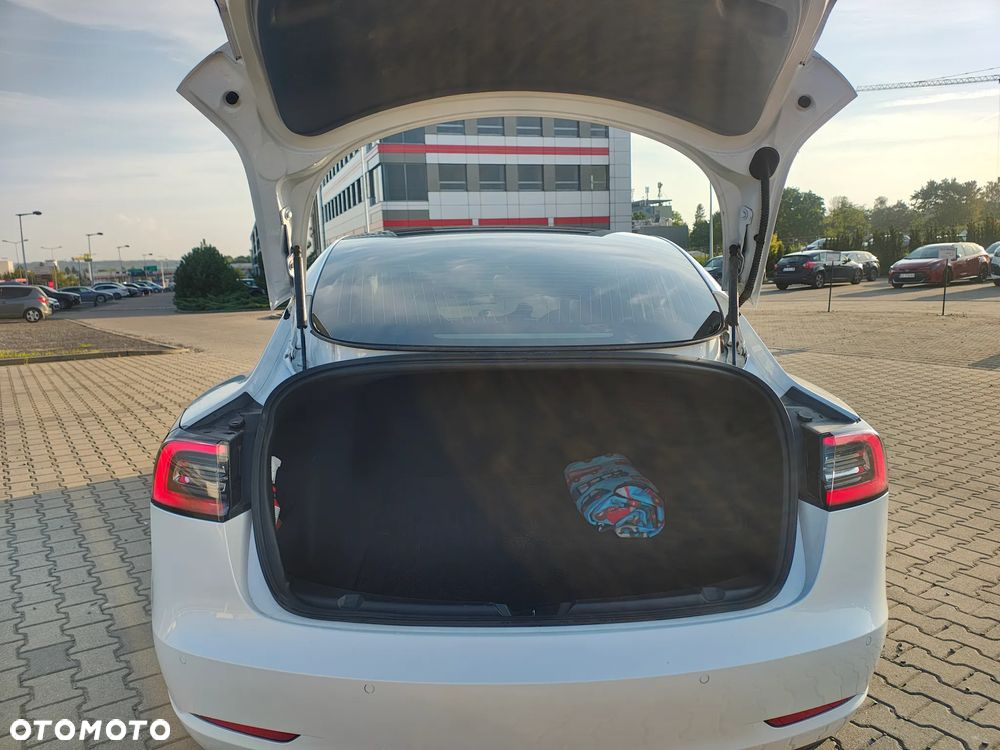 Tesla Model 3 Standard Reichweite Plus Hinterradantrieb - 10