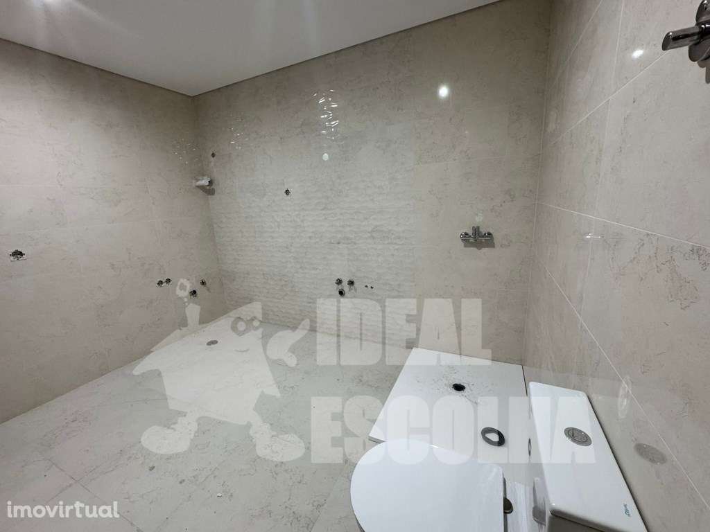 MORADIA TERREA FERNAO FERRO . - Grande imagem: 5/31