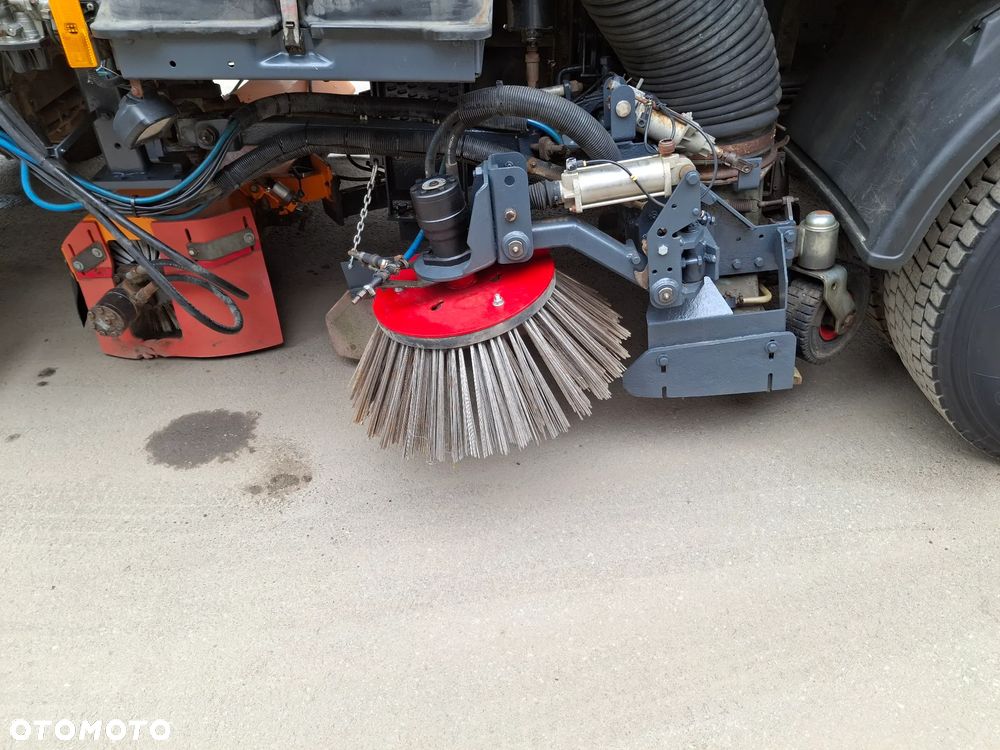 Mercedes-Benz Axor 1823 Zamiatarka Bucher Optifant 70 Szczotki Lewa Prawa Strona 2 Silniki Rura Do Liści Odchwaszczarka - 12