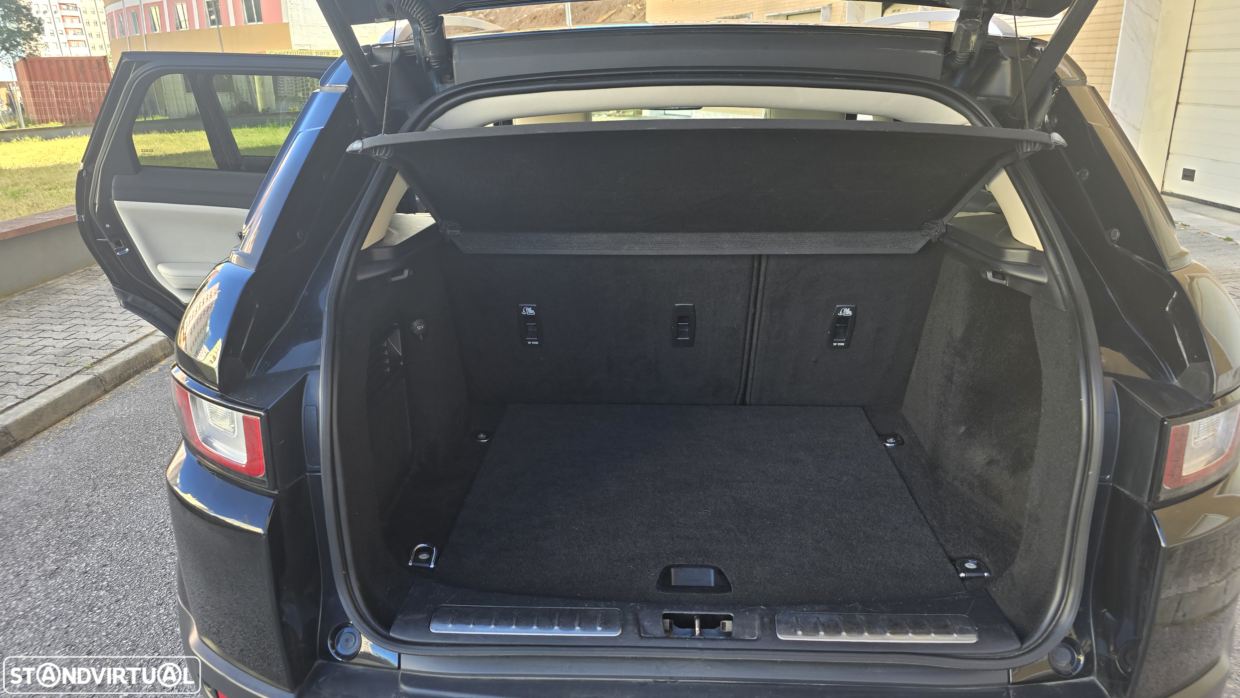Land Rover Range Rover Evoque 2.0 TD4 SE Auto - 25