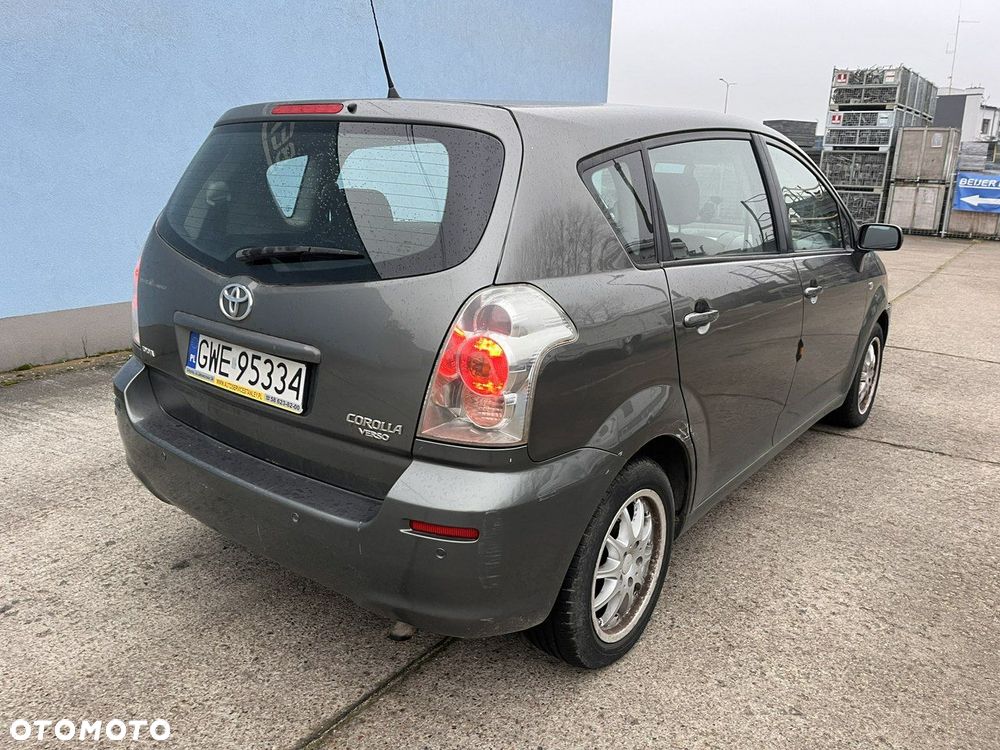 Toyota Corolla Verso - 4