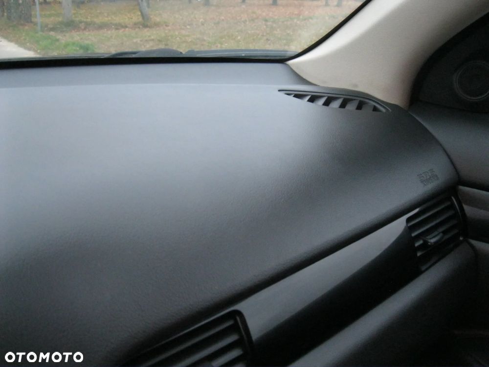 Mitsubishi Outlander 2.4 4WD CVT Instyle - 28