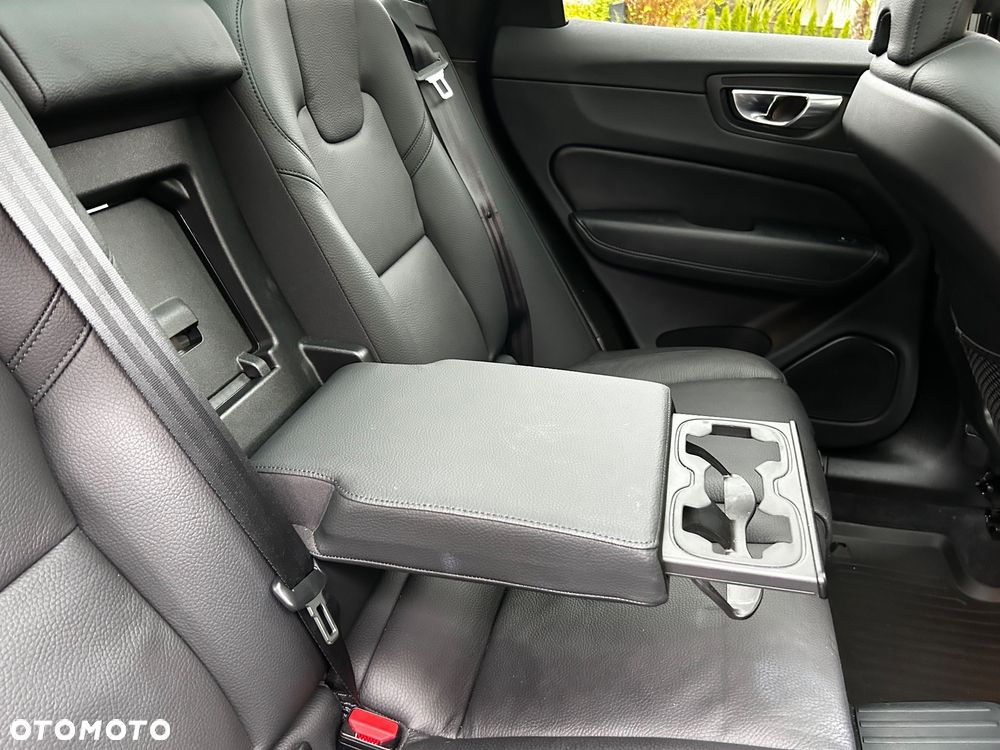 Volvo XC 60 T8 AWD Recharge Geartronic RDesign - 38