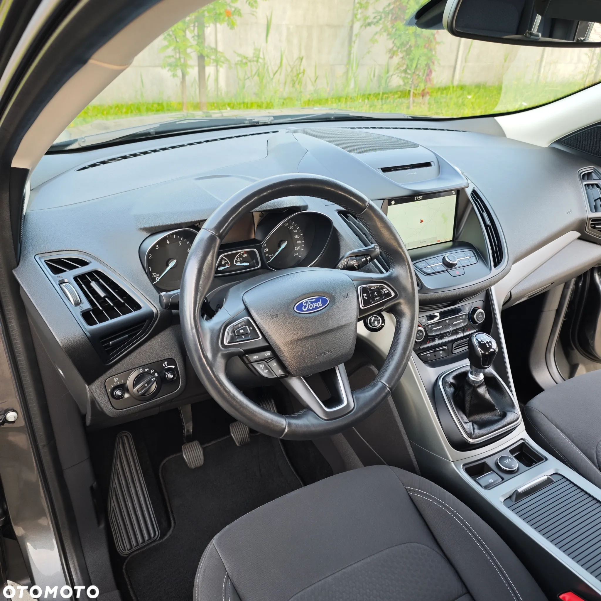 Ford Kuga 1.5 EcoBoost 2x4 Cool & Connect - 9