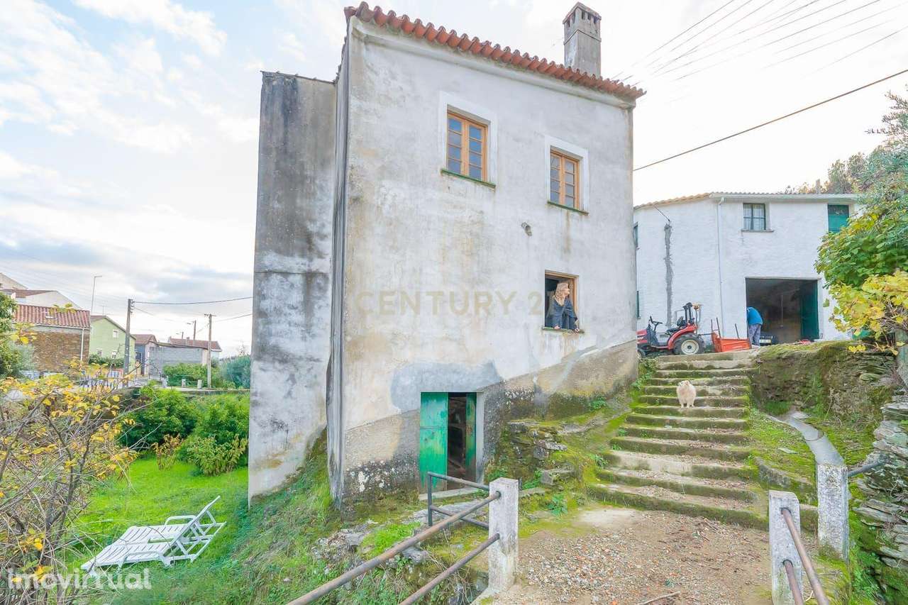 Moradia para Recuperar com Vista Lago | Vale da Figueira – Castelo Bra - Grande imagem: 2/17