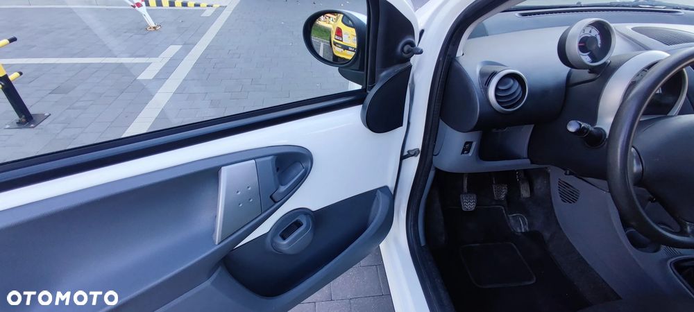 Peugeot 107 1.4 HDI Trendy - 32
