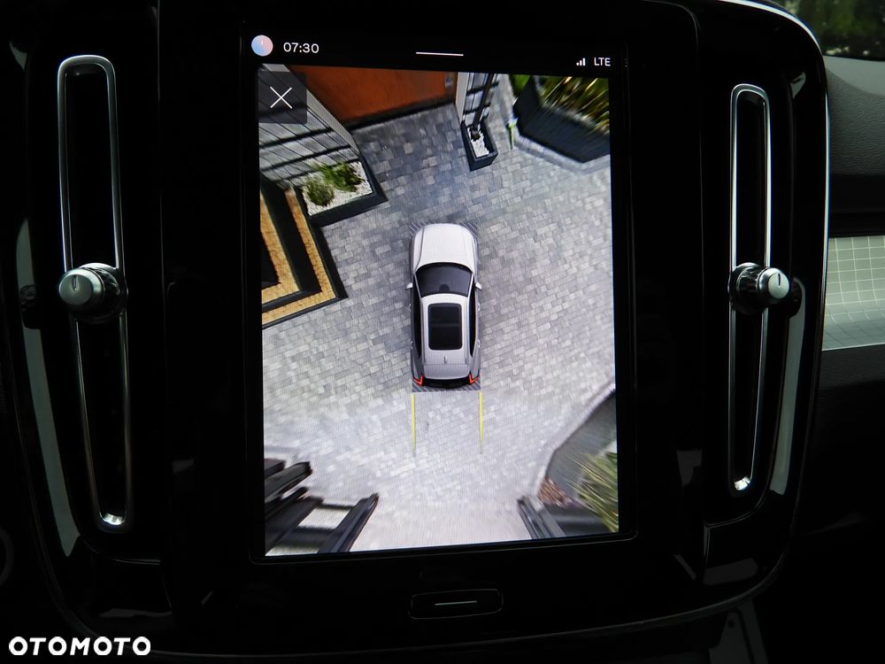 Volvo XC 40 B3 B DKG Plus Bright - 23