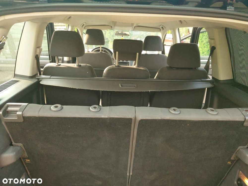 Volkswagen Touran 1.9 TDI DPF Cross DSG - 21