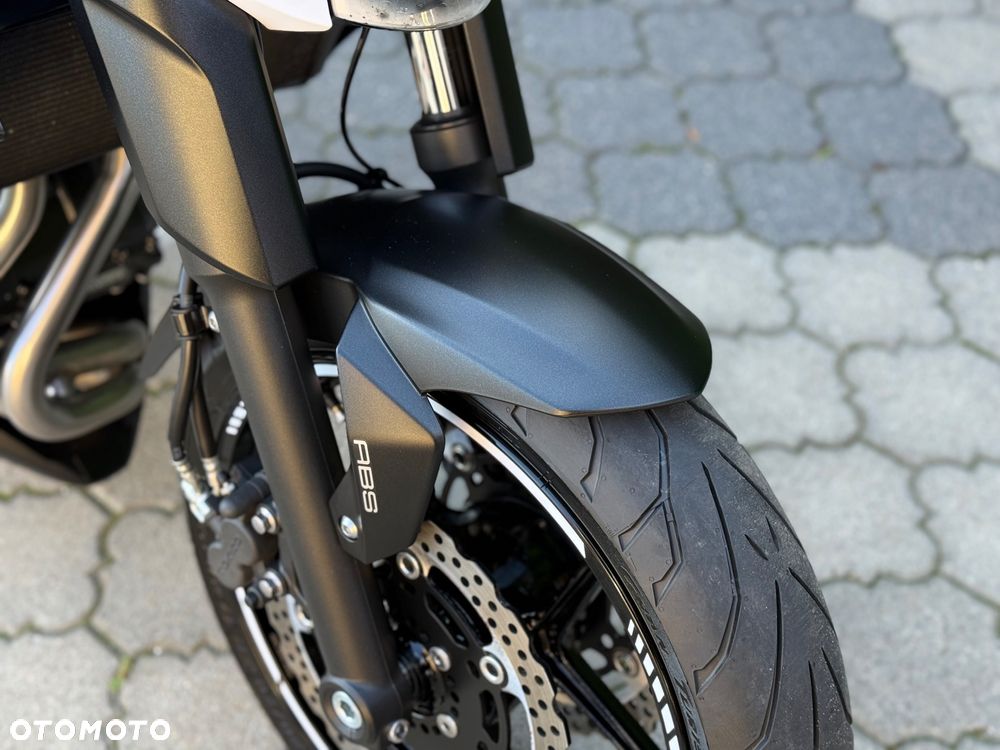 Kawasaki ER - 10