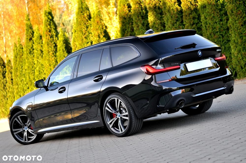 BMW Seria 3 330e xDrive M Sport - 10