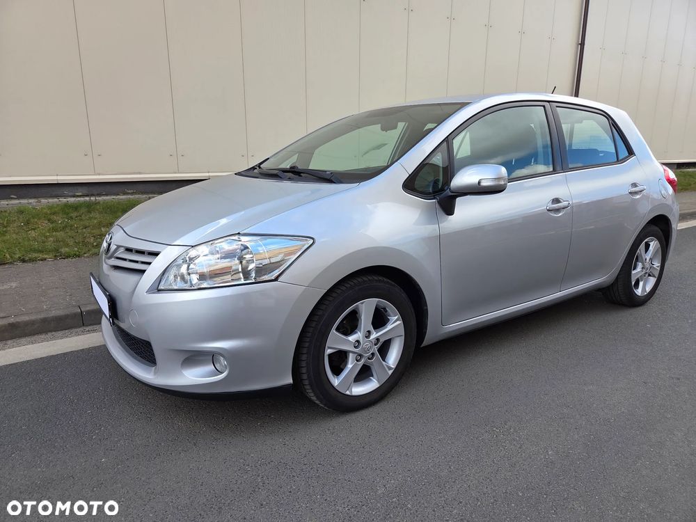 Toyota Auris 1.6 Valvematic Executive - 2