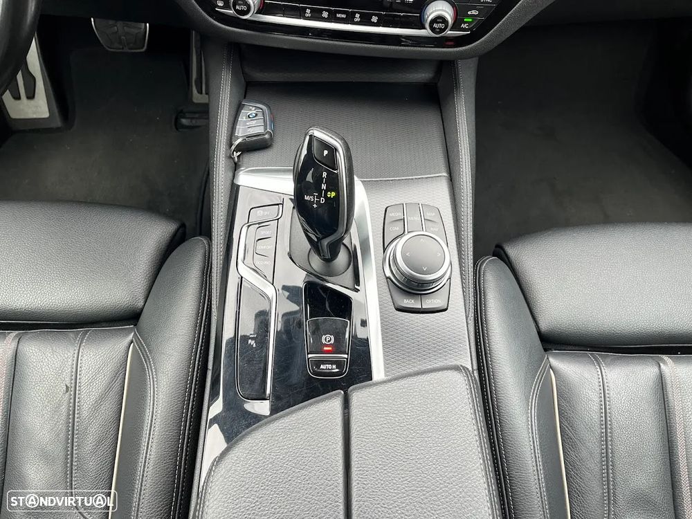 BMW 520 d Pack Desportivo M Auto - 18