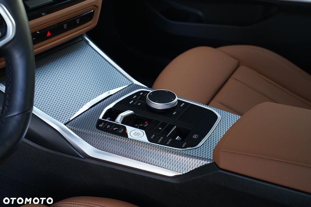 BMW Seria 3 320d xDrive mHEV M Sport sport - 13
