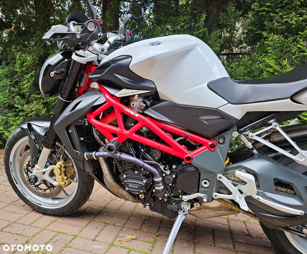 MV AGUSTA Brutale - 10