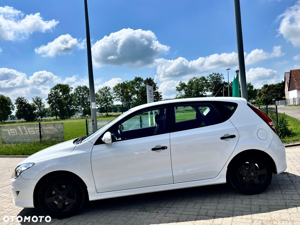 Hyundai i30 1.4 FIFA WM Edition - 4