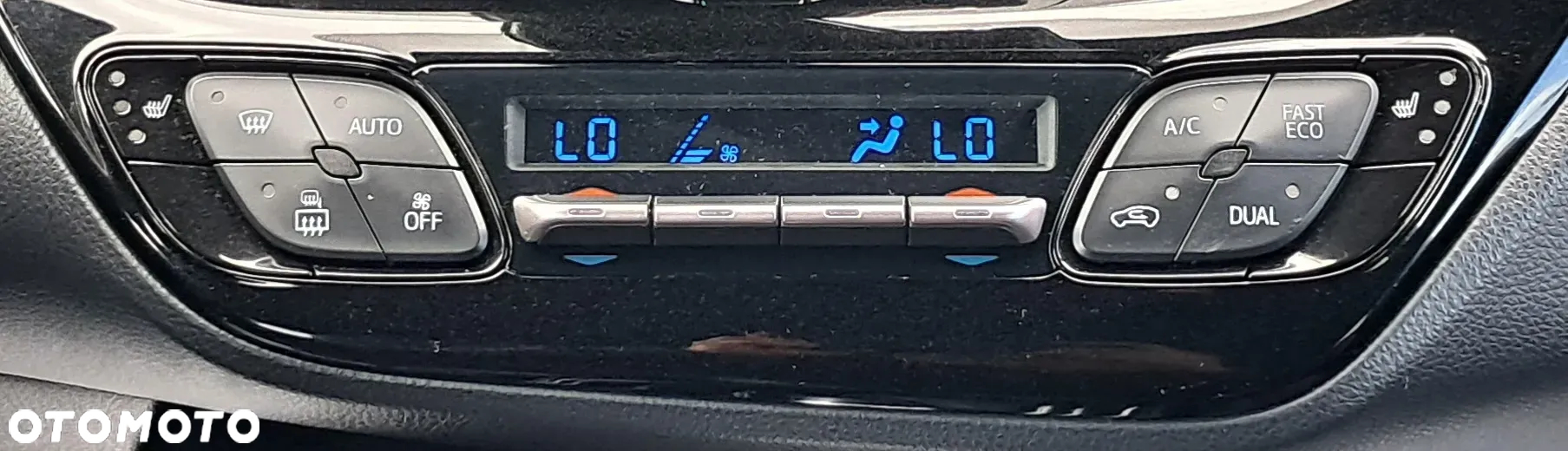 Toyota C-HR 1.8 Hybrid Neon Lime powered by JBL - 19