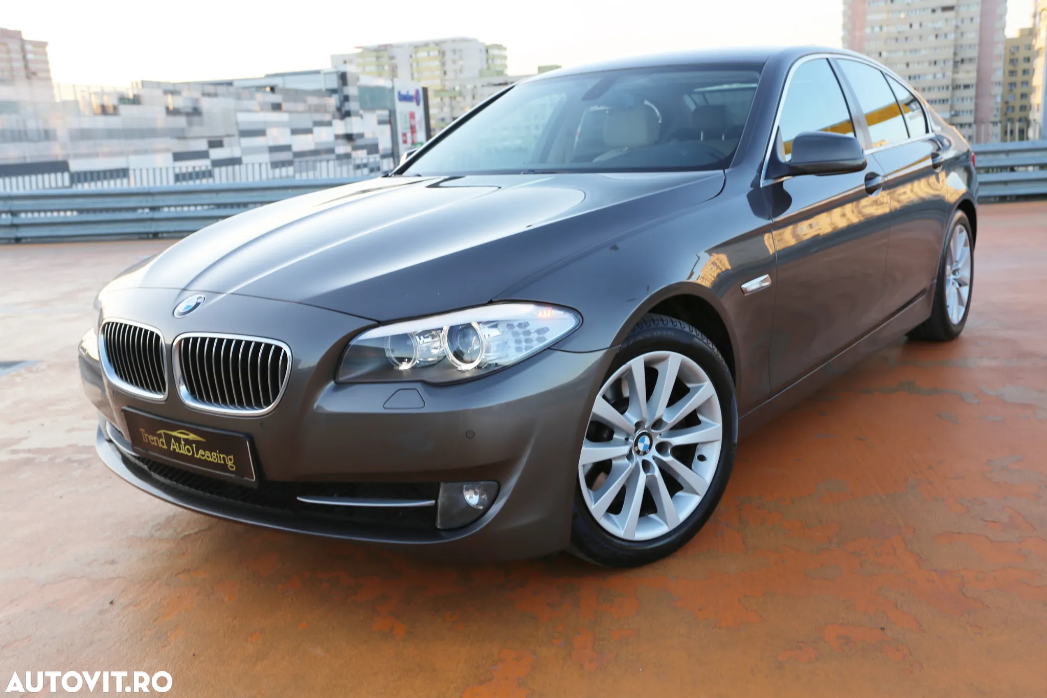 BMW Seria 5 528i - 3