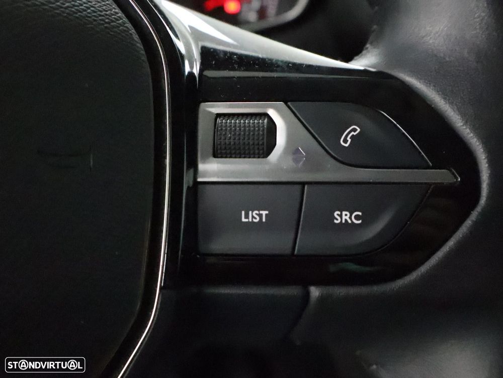 Peugeot 2008 1.2 PureTech Allure - 16