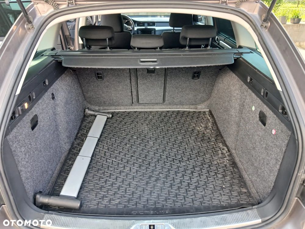 Skoda Superb 1.6 TDI Business DSG - 10