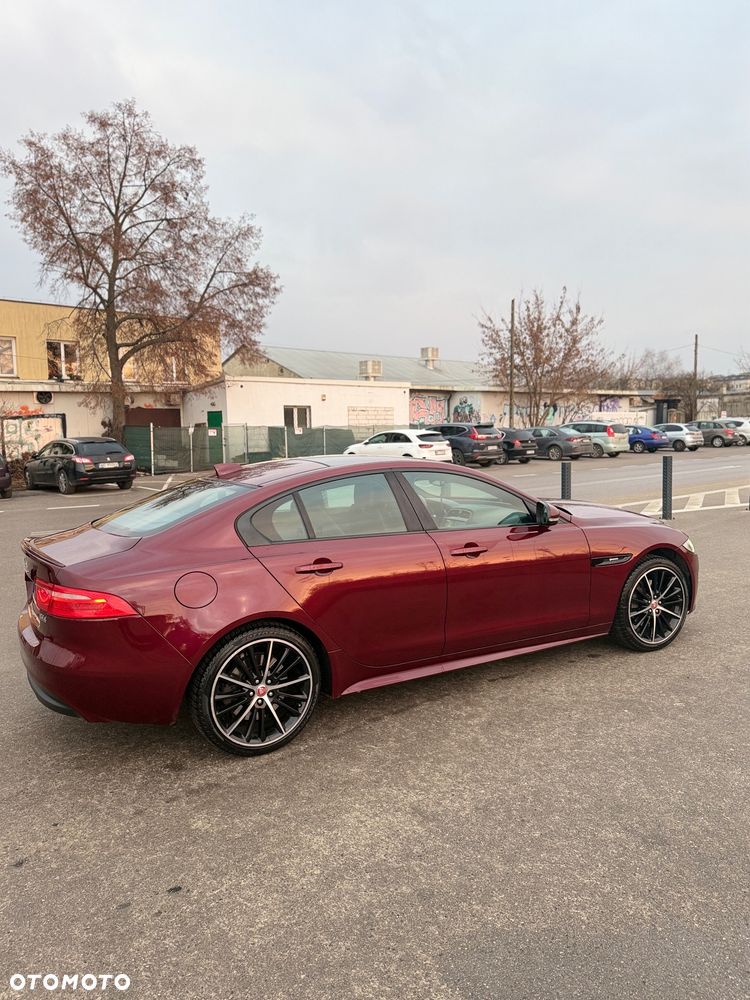 Jaguar XE 20d AWD R-Sport - 2