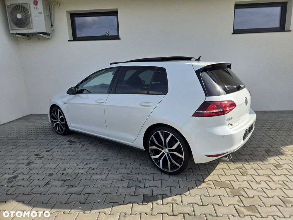 Volkswagen Golf - 19