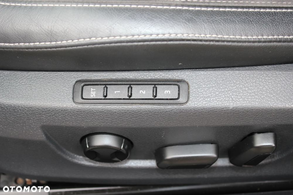 Skoda Superb 2.0 TDI DSG Premium Edition - 22